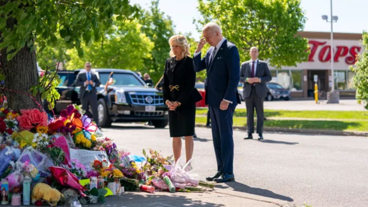 Joe Biden and Jill Biden pay tribute to the 10 victims of the Buffalo Attack